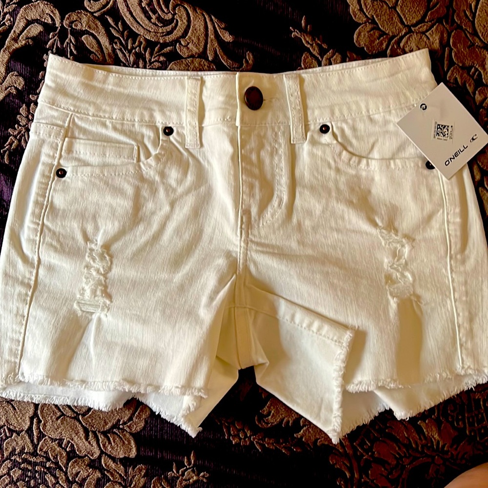 NWT O’Neill white jean shorts 25